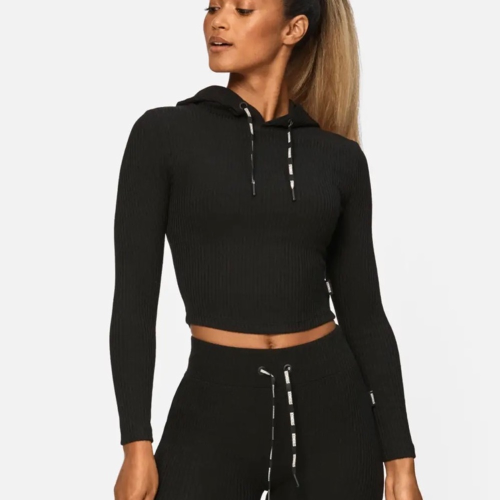 Stronger from Sweden cropped black Cush hoodie ribbed size L $125+ tax